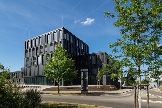 Das moderne Gebäude des ZSW-Institut in Stuttgart-Vaihingen. Foto: ZSW Das moderne Gebäude des ZSW-Institut in Stuttgart-Vaihingen. Foto: ZSW