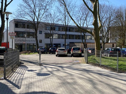 Carl-Schomburg-Schule in Kassel versorgt Wärmepumpe mit Energiepfählen (Foto: waermepumpe-regional.de) Carl-Schomburg-Schule in Kassel versorgt Wärmepumpe mit Energiepfählen (Foto: waermepumpe-regional.de)